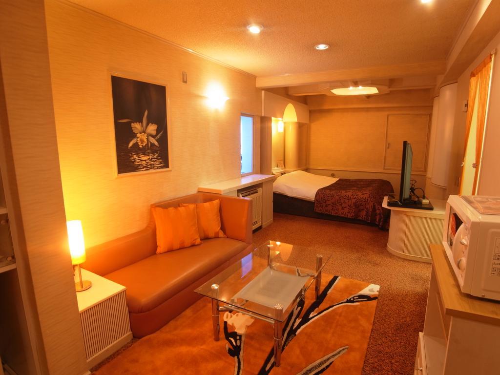 יוקוהאמה Hotel Plage (Adults Only) מראה חיצוני תמונה
